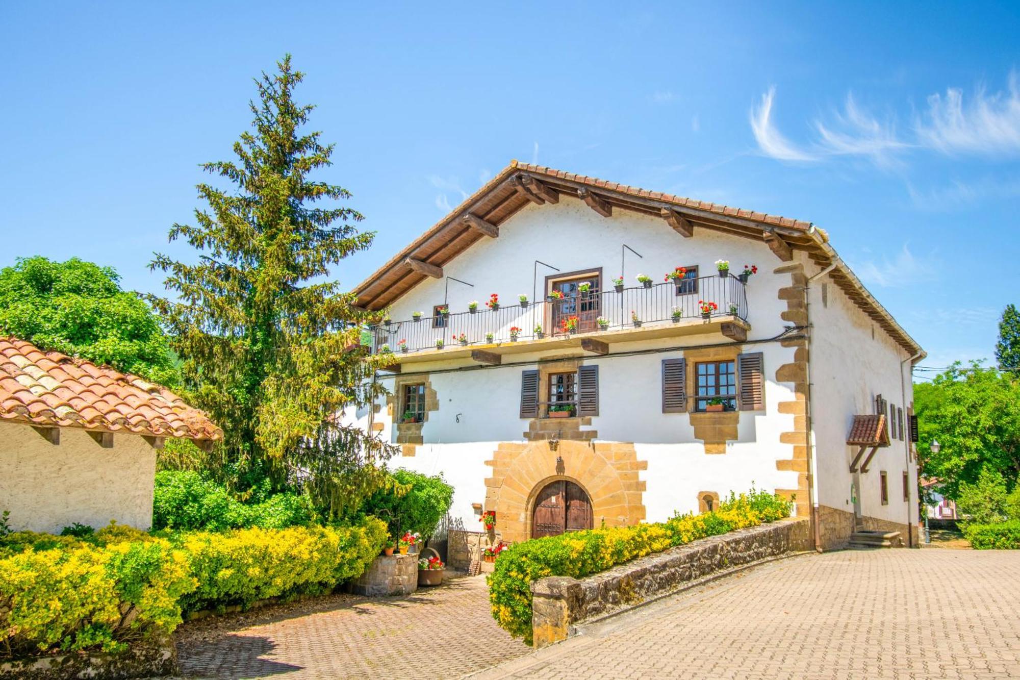 Casa Rural Arotzenia, Hogar Rustico En Pleno Valle De La Ulzama Lizaso Exterior foto